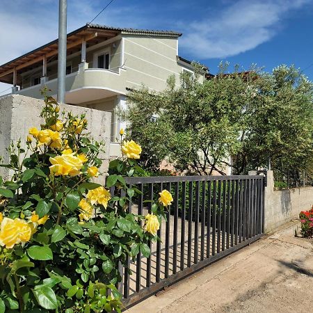 Spahiu Guesthouse Ксамил Екстериор снимка