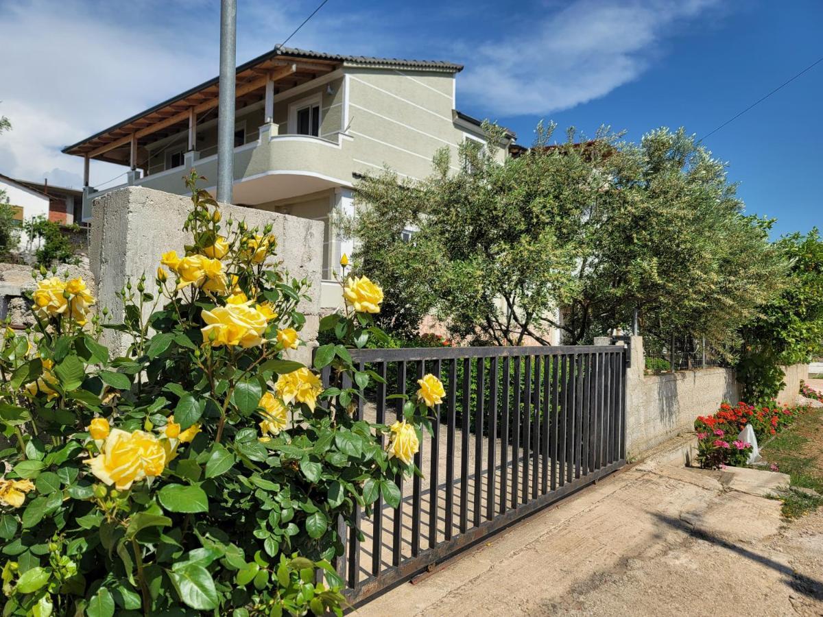 Spahiu Guesthouse Ксамил Екстериор снимка