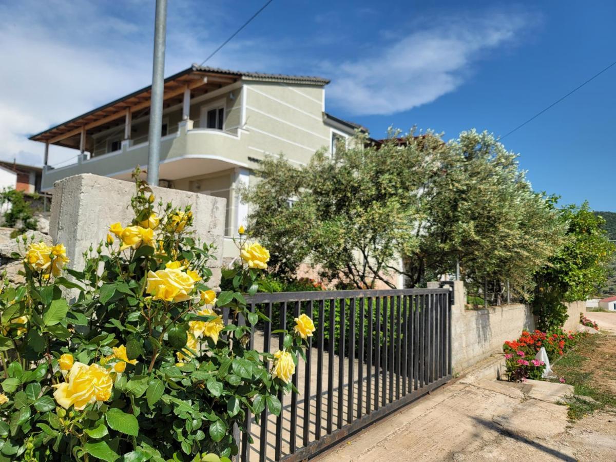 Spahiu Guesthouse Ксамил Екстериор снимка